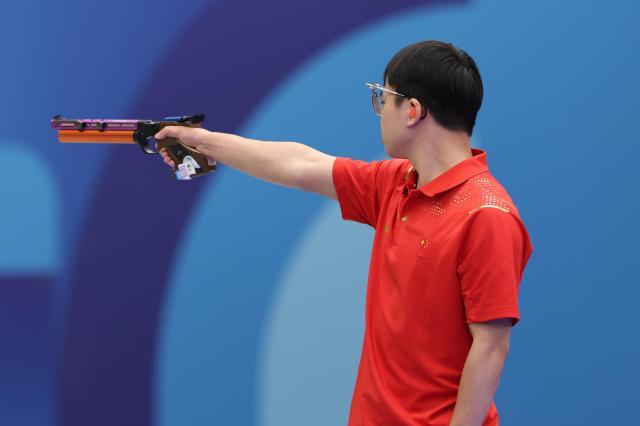 1722158259315007497.jpg 巴黎奥运会+_+射击——男子10米气手枪:中国选手谢瑜夺冠XxjpseC009100_20240728_MVPFN0A001.jpg