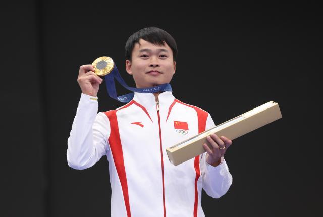 1722158274434062945.jpg 巴黎奥运会+_+射击——男子10米气手枪:中国选手谢瑜夺冠XxjpseC009114_20240728_MVPFN0A001.jpg